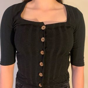 BLACK BUTTON DOWN TOP